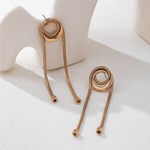 Elegant Gold Spiral Earrings R59